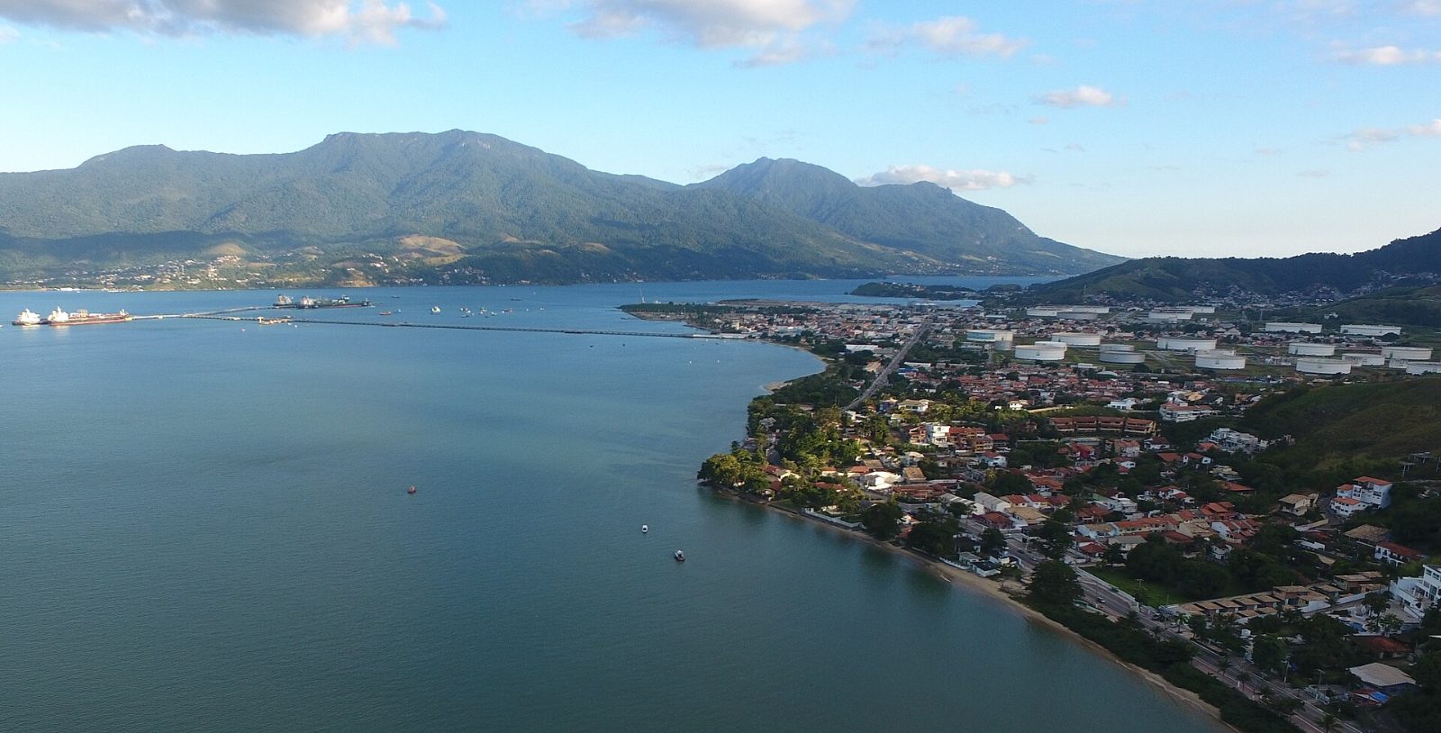 Canal de São Sebastião visto do alto